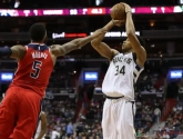 🎥 Giannis de redder van Milwaukee vlak voor en ook in verlenging en houdt Bucks in spoor van Miami