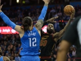 ? LeBron knalt met zijn nieuwe ploegmaats opnieuw naar de zege