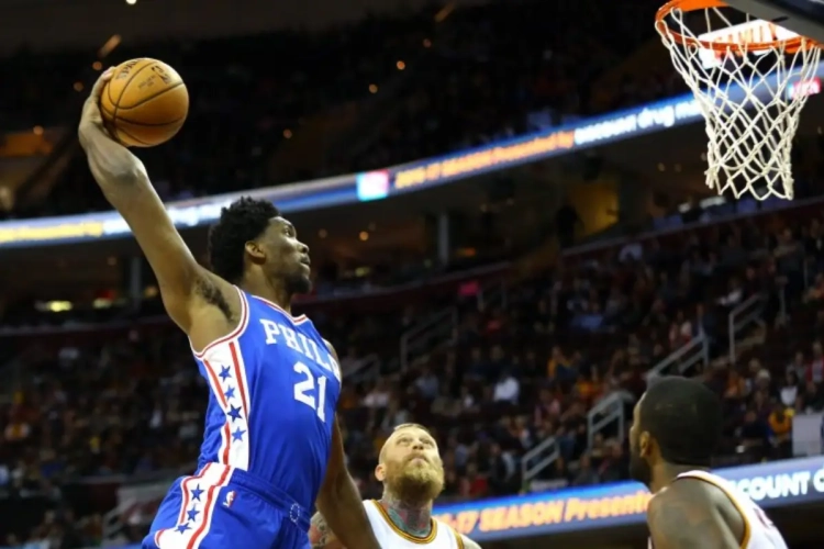 🎥 Tal van topteams in actie: Embiid domineert en Paul geblesseerd in Philly-Phoenix, Milwaukee verliest voor het eerst