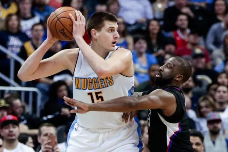 🎥 Hoe lost Denver dit op? Derde verlies op rij ondanks inspanningen Jokić, Embiid en 76ers wel onder stoom