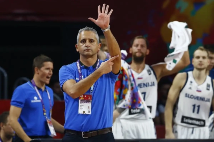 Coach van de Phoenix Suns betaalt het gelag voor tegenvallende resultaten